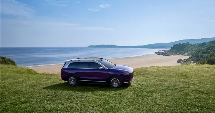 跨越4000公里！问界M9以科技护航罗振宇奔赴跨年思想盛宴