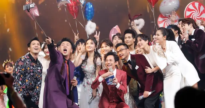 2026央视跨年晚会阵容曝光，看完路透和明星名单，网友：眼前一亮