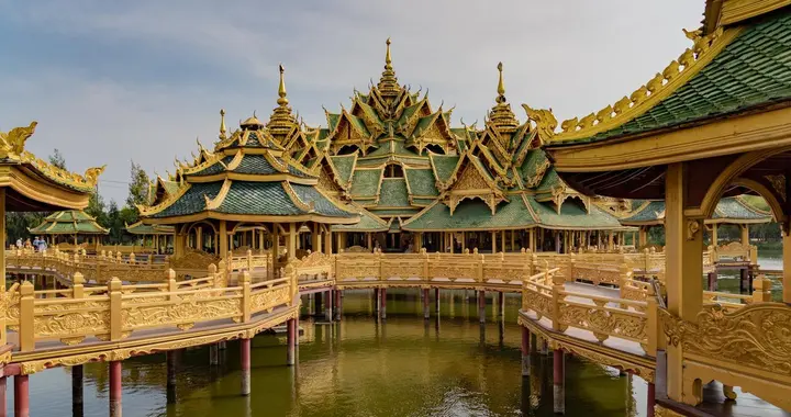 真实的泰国：超越旅游手册的深度观察，重新认识“微笑国度”