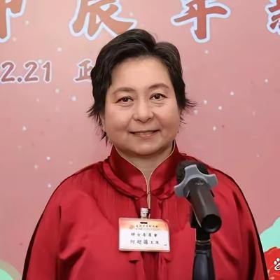 无名66666：怪不得这两天  娱乐版面