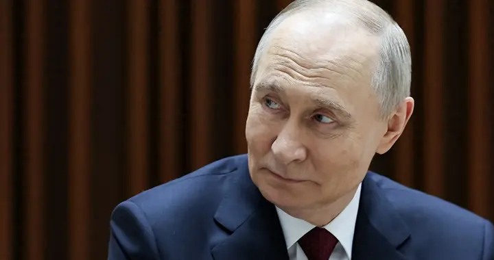 普京胜券在握，喊话泽连斯基，满足一个要求，可以给乌克兰条活路