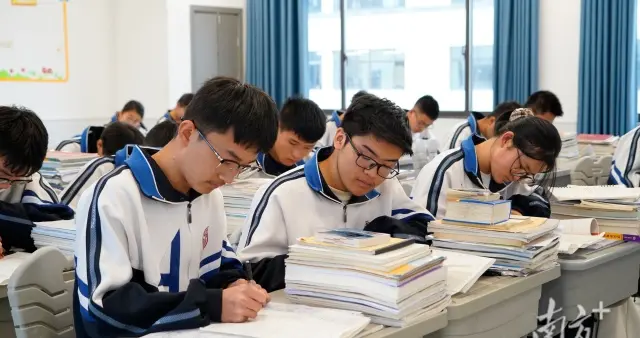 广东：计划今年增加普通高中学位20万个