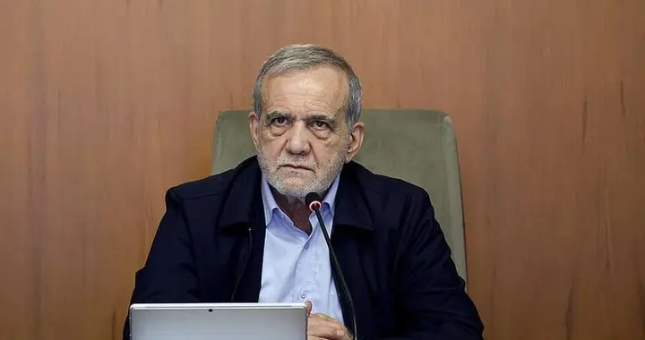 封锁海峡，美国在赌什么？控制权争夺战打响了，已成全球火药桶