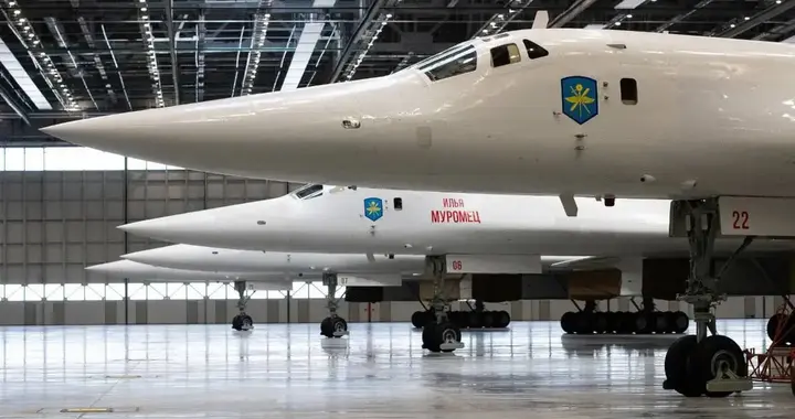 考古科研重大突破！俄交付两架图-160M轰炸机，终于追上中国轰-6K