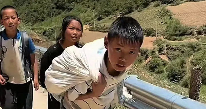 18岁开始抚养三个外甥的舅舅后续，老家建新房子，借遍了所有亲戚