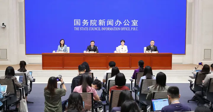 比亚迪第二代刀片电池及闪充技术重大创新成果，获工信部点赞