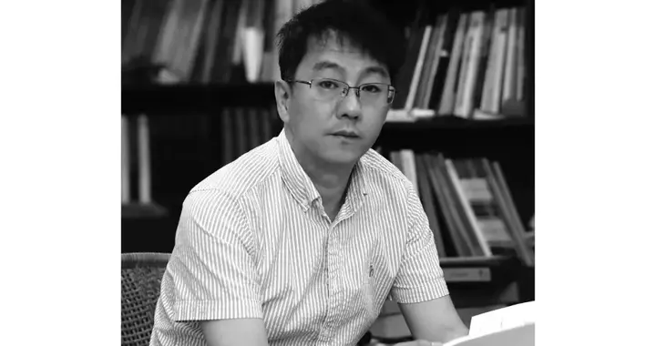 这位书画家不赶时尚不拜金，不违晋唐学明清