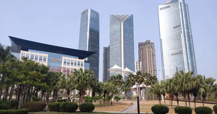 香港火灾显隐患，百米消防难够到，福州超高层伪豪宅降价也没人看