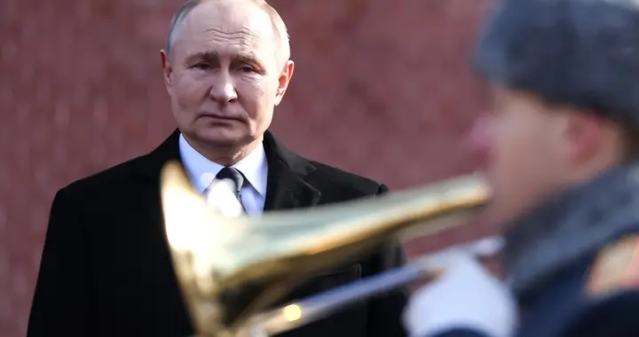 普京募捐军费，俄寡头自愿掏出1000亿！俄财政怎么扛不住了？