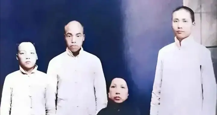 这是毛主席和母亲唯一的家庭照，都看看吧，这可不是演员扮演的