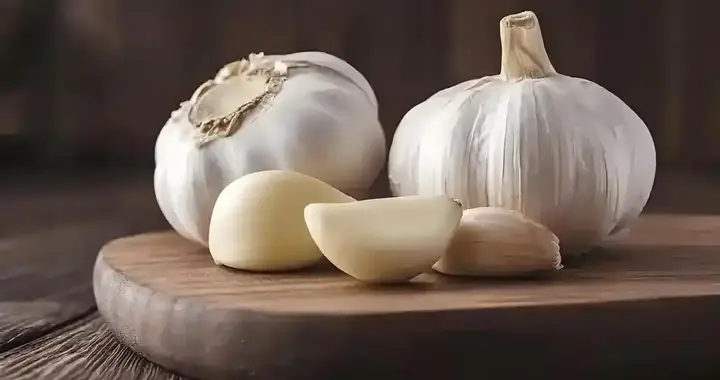大蒜再次被关注！医生发现：冠心病患者常吃大蒜，或出现几种变化