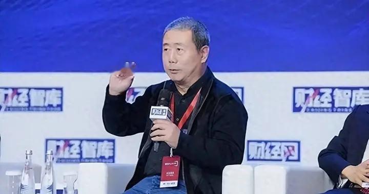 私生活混乱，从央视主持到劳改犯，如今靠直播打赏讨生活