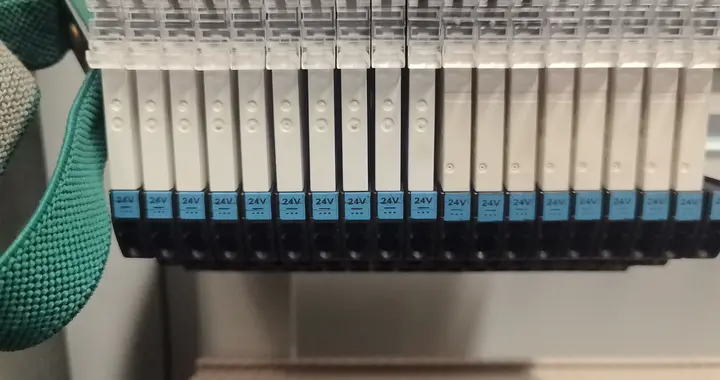 电工知识分享中间继电器