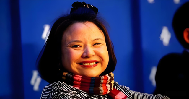 在中国拖欠工资，给美国动物捐96亿，“中国女首善”到底是善是恶