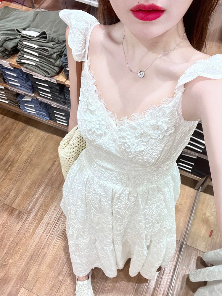 高端轻奢小众重工刺绣白色吊带连衣裙