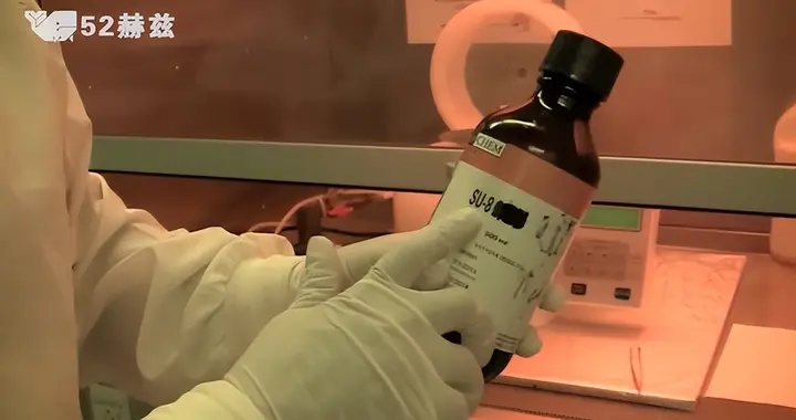 打破日本垄断！装光刻胶的玻璃瓶，已实现国产化！