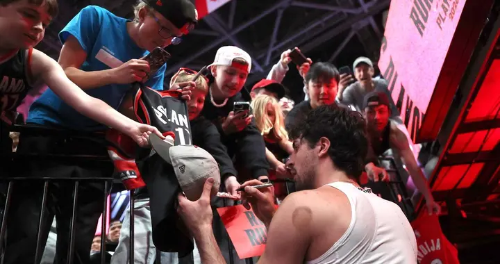 马刺120-108逆转赢开拓者，2-1！哈珀创纪录！这一战看清7个现实