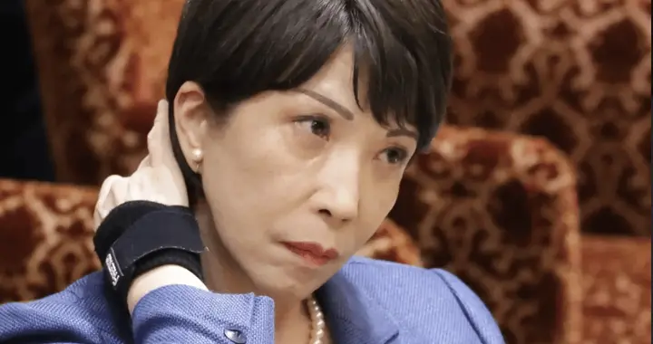 日本头号帮手已到位，飞机冲向中国领空！高市躲在后面负责递刀子