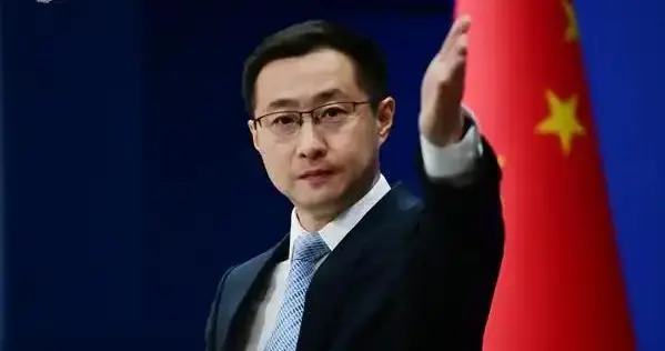 日本网友批评高市访美姿态谄媚，外交部回应