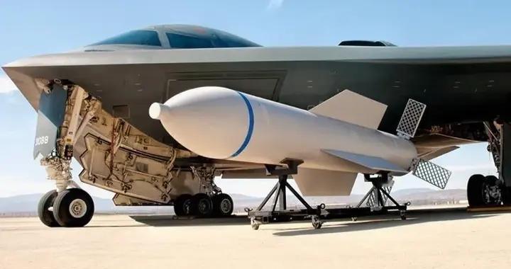 100米也挡不住美国的钻地弹，伊朗440公斤浓缩铀，终于说出下落了