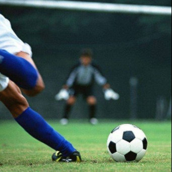 【国际足球】<br />罗马诺：曼联今夏至少引进两名中场，巴莱巴和埃德...