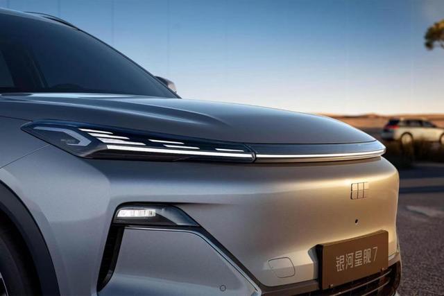 雷神超级电混SUV，续航超1400km，仅售7万多，还要啥宋PLUS？