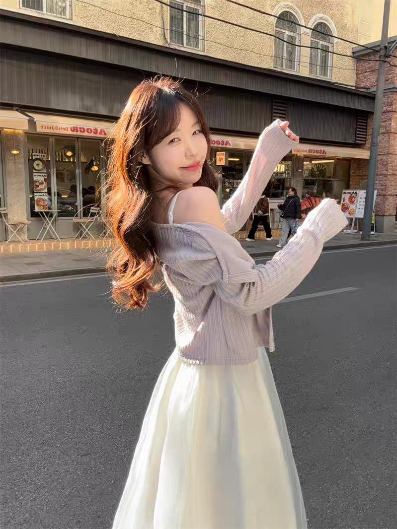 哇塞！开衫➕白色吊带裙 这样穿好温柔!