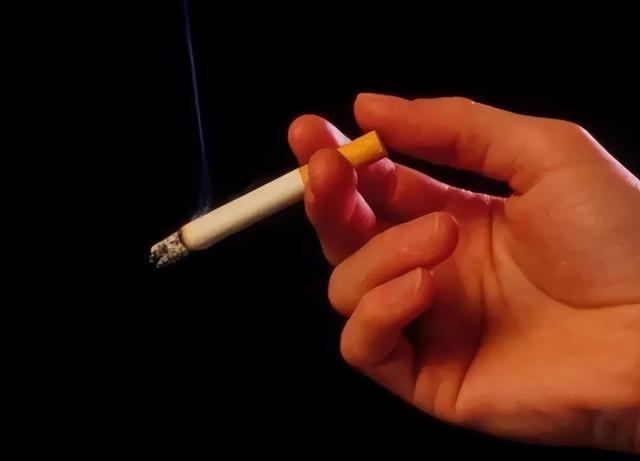 人民日报|3种香烟或已被拉入“黑名单”，提醒：老烟民尽量远离