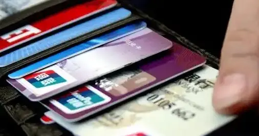 信用卡风控杀疯了！靠倒卡续命的人，这次真的扛不住了