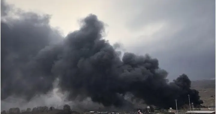 油库烧了，导弹飞了，船被扣了。