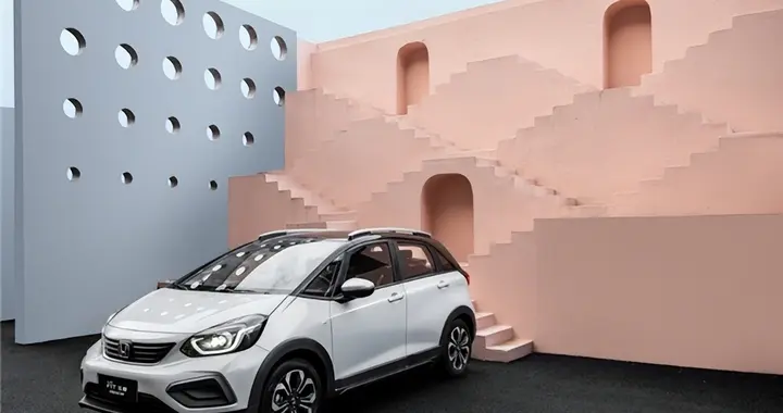 九百万车主的选择不会错，飞度只是在等新款登场！