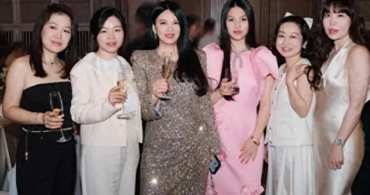 聪明反被聪明误！本想为女儿铺路的李湘，竟意外栽在了何超琼手里