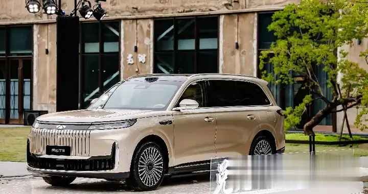 19.99万起！风云T11标配11气囊+220km纯电续航，重构六座SUV基准