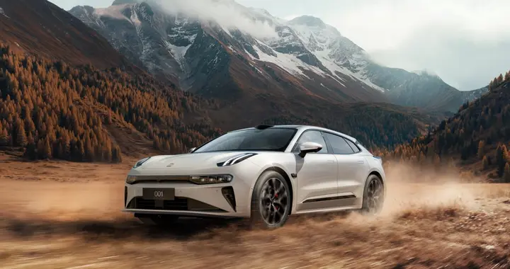 不讲道理就是帅，猎装造型的焕新极氪001再次火力全开