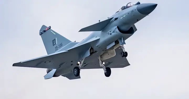 乌空军弃苏 - 30SM 选歼 - 10CE，俄方道出原因：中国货强大又便宜