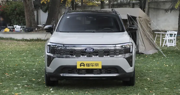 江铃福特领睿2025款尊领型PLUS，宽体大五座，日常家用务实之选