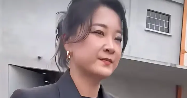 贾玲消失这半年，不是结婚生子，是在憋一个狠招。
