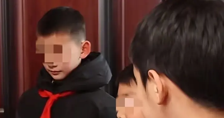 插线板起火险酿祸！湘潭3少年兵分三路，教科书式救火荣获表彰