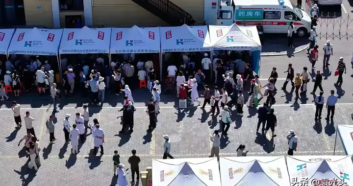 韩红百人援蒙声势浩大，为何只在上午