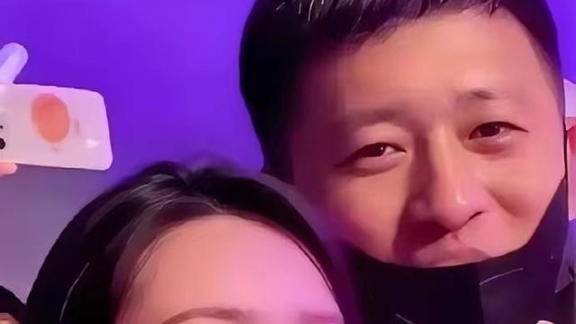 彩虹吃瓜娱乐：张雪峰孩子妈李丽婧发声，钱