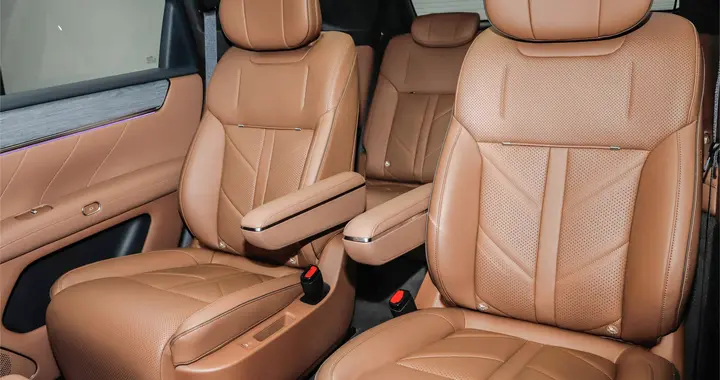 五菱+华为造了台6座SUV，跟问界M9一样大，网友：卖15万有戏？