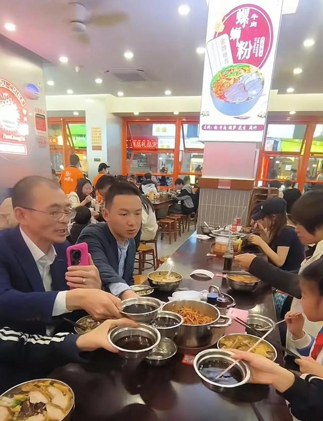 给谢岳三个建议道歉、让大妹退网、保护好谢浩男！