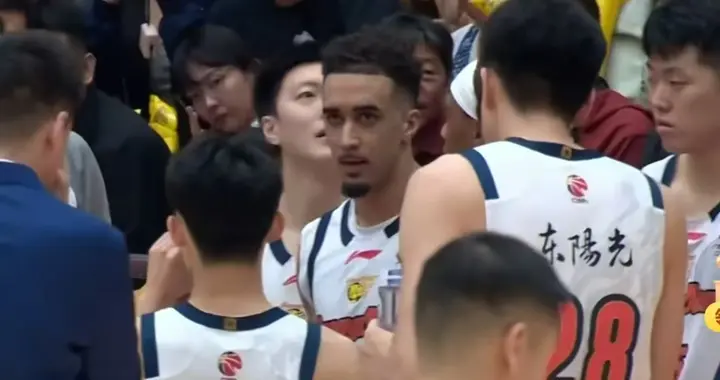 广东男篮和北京均剩6场，依据各自对手，谁能稳进常规赛四强呢