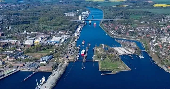 世界上最嚣张的国家：美国也不敢惹？中国每年给它交100亿过路费