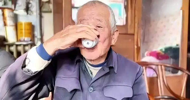 肺结节能喝酒吗？医生提醒：查出肺结节后，饮酒牢记 “4不喝”