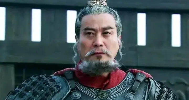 正史不忍看！三国最窝囊诸侯，手握王炸为何把江山亲手败光？