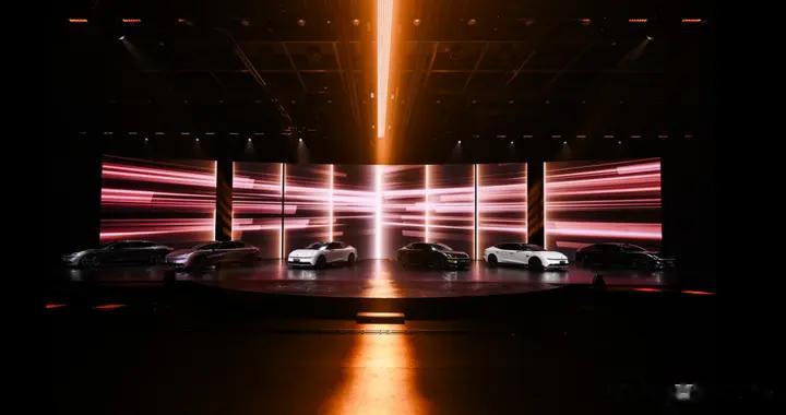 限时优惠价16.38万-20.18万元，智能电混四驱轿车领克10 EM-P上市