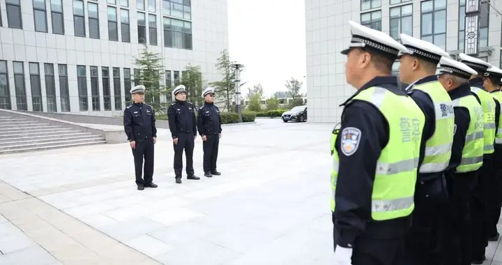 牡丹区交管大队开展电动车交通违法集中整治行动