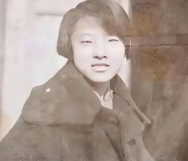 张学良唯一女儿借研讨会名义，探望被囚父亲，27年未见重聚1小时