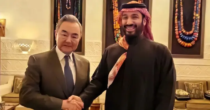 美国炸了伊朗几个月，回头一看，沙特的油钱正在大幅投向中国